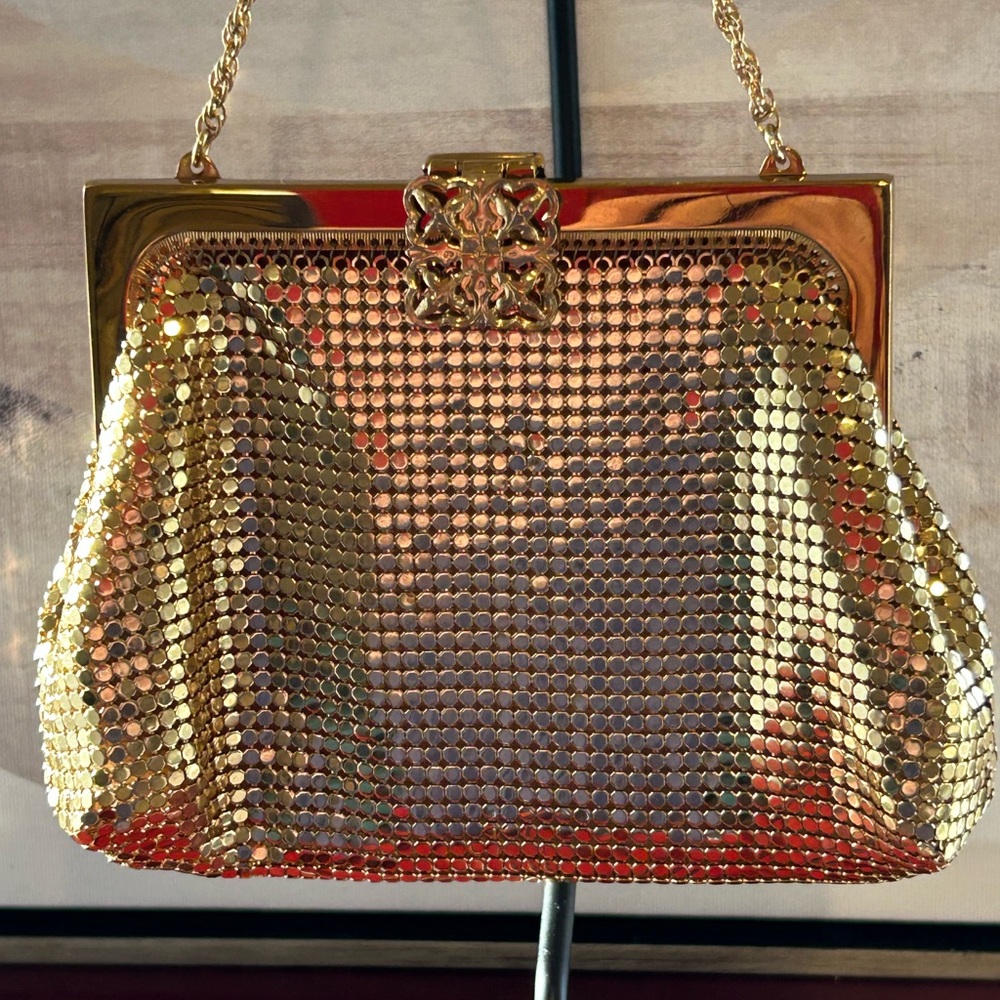 Whiting & Davis Gold mesh handbag shimmering metal art deco Ornate frame clasp